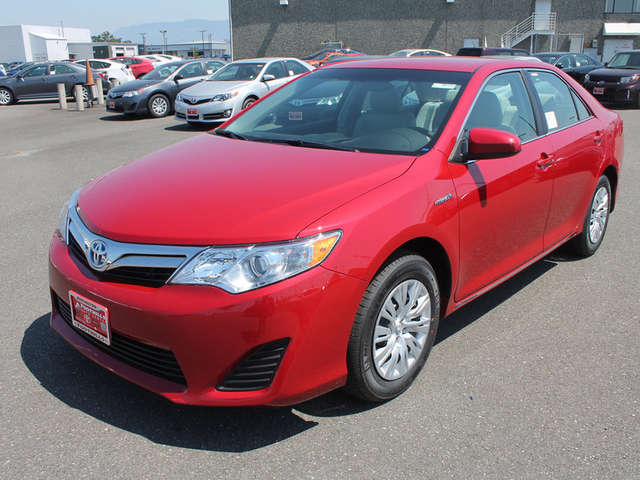 Finance a 2014 Toyota Camry Hybrid near Mount Vernon at Foothills Toyota