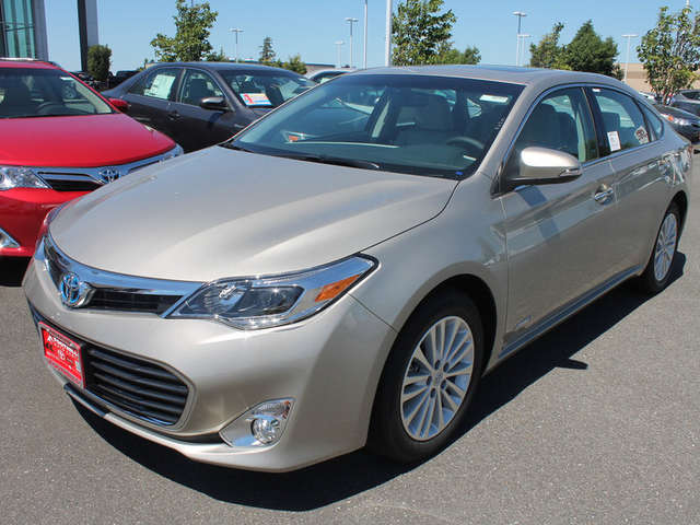Finance a 2014 Toyota Avalon Hybrid near Mount Vernon at Foothills Toyota