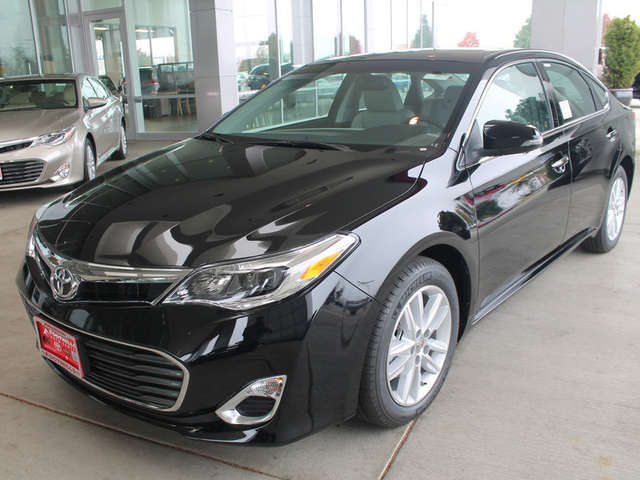 Finance a 2014 Toyota Avalon near Oak Harbor at Foothills Toyota