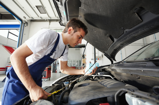 Toyota Oil Change Service near Marysville at Foothills Toyota